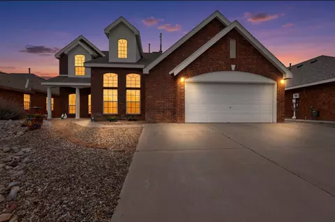 8723 Westridge Pl NW, Albuquerque, NM 87114