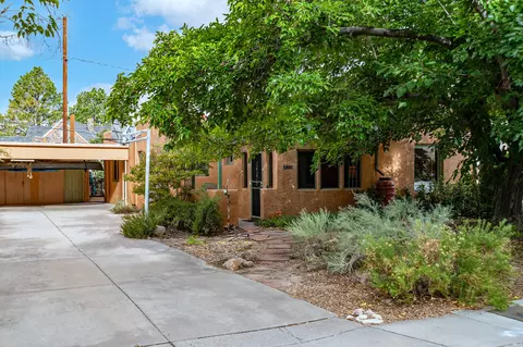 415 Amherst Dr NE, Albuquerque, NM 87106