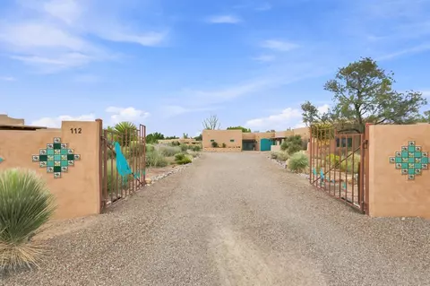 112 Thanes Way, Corrales, NM 87048