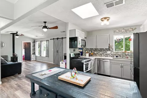 6 Derek Rd, Sandia Park, NM 87047