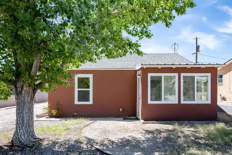 223 55th St NW, Albuquerque, NM 87105