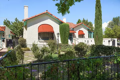 1523 Silver Ave SE, Albuquerque, NM 87106