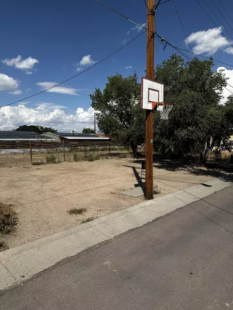 2311 Hollywood Ave NW, Albuquerque, NM 87104