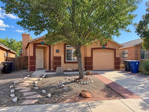 6004 Cyonus Ave NW, Albuquerque, NM 87114