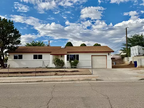 700 Tomasita St NE, Albuquerque, NM 87123
