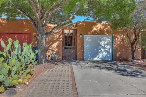 2602 Los Tomases Dr NW, Albuquerque, NM 87107