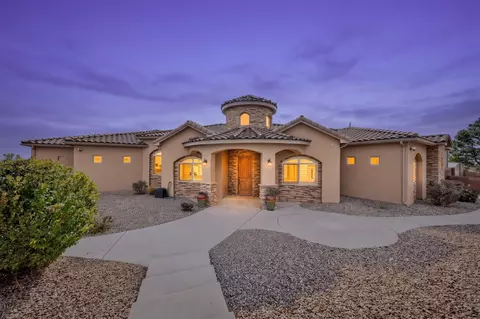 423 Cenaroca Ct NE, Albuquerque, NM 87123