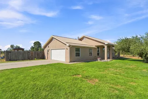 15 Fence Post Dr, Moriarty, NM 87035