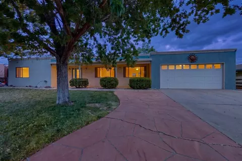 5504 Palomino Dr NW, Albuquerque, NM 87120