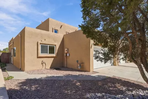 11235 Campo Del Oso Ave NE, Albuquerque, NM 87123