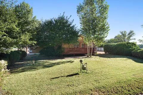 1300 Robyn Pl SW, Los Lunas, NM 87031