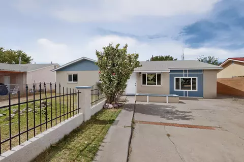 4611 Valley Park Dr SW, Albuquerque, NM 87105