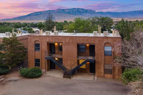 1000 Meadowlark Ct SE, Rio Rancho, NM 87124