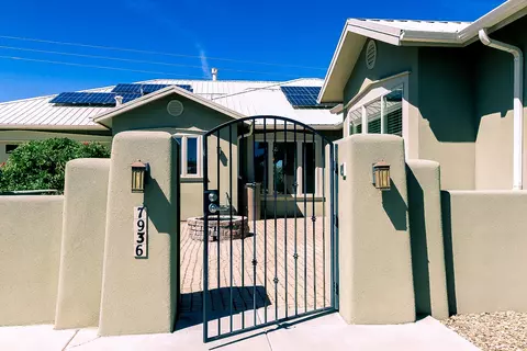 7936 E Victoria Dr NW, Albuquerque, NM 87120