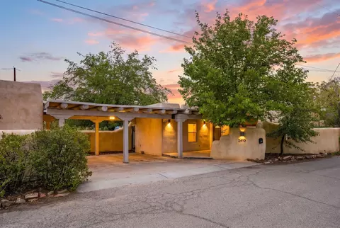 2410 Vicic Rd NW, Albuquerque, NM 87104