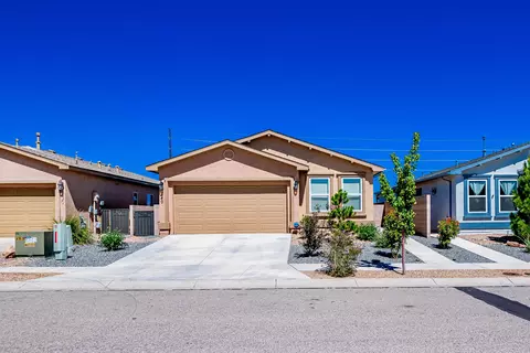 240 Rio Chama Cir SW, Los Lunas, NM 87031