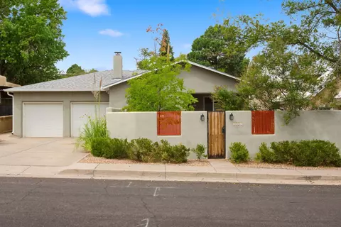 1009 Adams St SE, Albuquerque, NM 87108