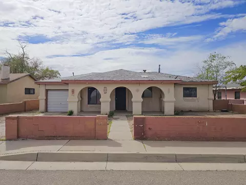 2109 Stanford Dr SE, Albuquerque, NM 87106