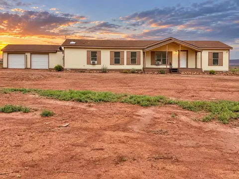 39 Amigo Ave, Laguna, NM 87026