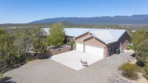 29 Conquest Ct, Sandia Park, NM 87047