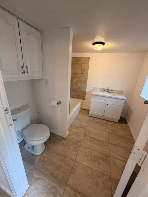 Bath - 18 Gurule Rd # B, Peralta, NM 87042 photo 1 of 1