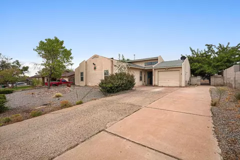 451 Stallion Rd SE, Rio Rancho, NM 87124
