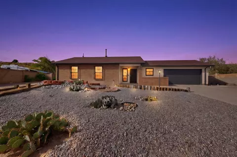 275 Moonstone Dr NE, Rio Rancho, NM 87124