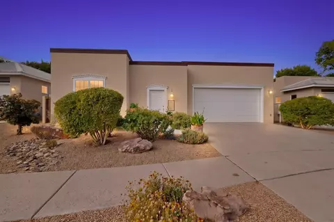 636 Rio Azul Ln NW, Albuquerque, NM 87104