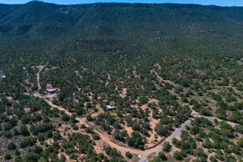 88 Metzger Dr, San Jose, NM 87565