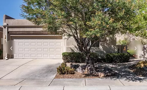 8805 Desert Fox Way NE, Albuquerque, NM 87122