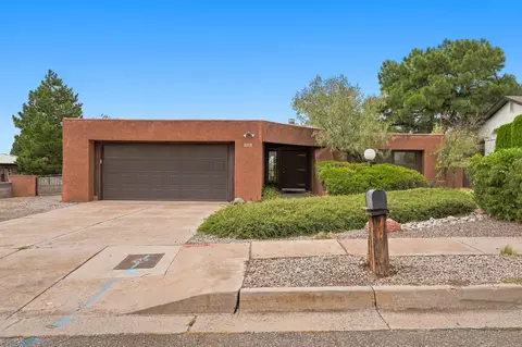 3901 Embudito Dr NE, Albuquerque, NM 87111