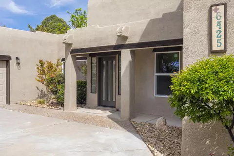 6425 Guadalupe Pl NW, Los Ranchos, NM 87107