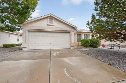 745 Morning Meadows Dr NE, Rio Rancho, NM 87144