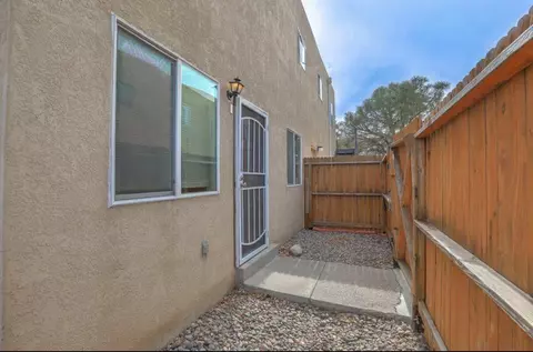 12009 Stilwell Dr NE #B, Albuquerque, NM 87112