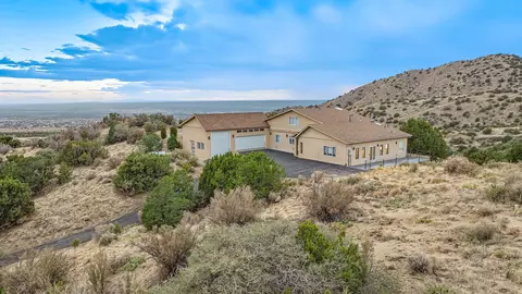 30 Tierra Monte Dr NE, Albuquerque, NM 87122