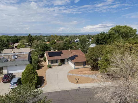 3825 Westerfeld Dr NE, Albuquerque, NM 87111