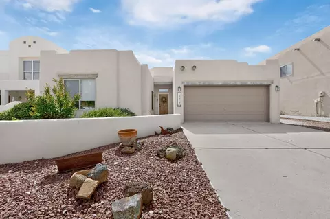 10819 Chicobush Dr NW, Albuquerque, NM 87114
