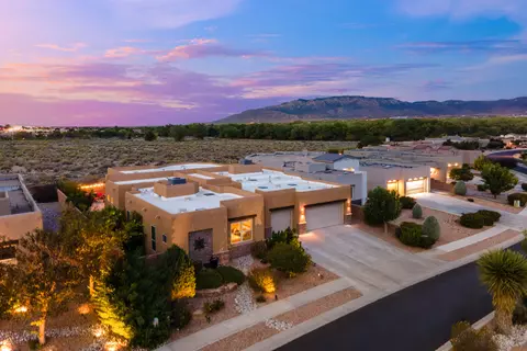 4919 Valle Rio Trl NW, Albuquerque, NM 87120