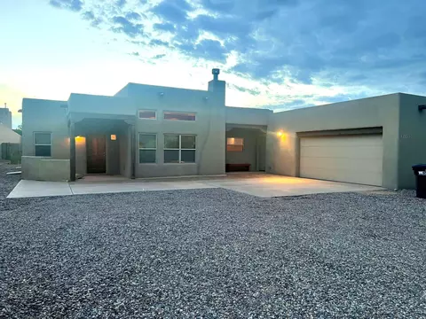 3105 Demavend Rd NE, Rio Rancho, NM 87144