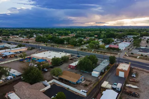 7524 2nd St NW, Albuquerque, NM 87107