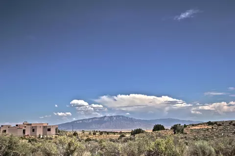 5725 Highland Meadows Dr NE, Rio Rancho, NM 87144