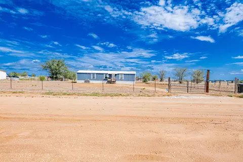 60 Sandia St, Moriarty, NM 87035