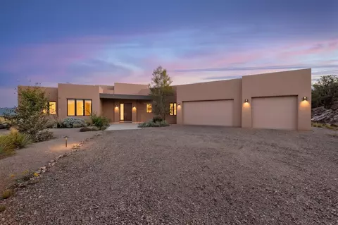 6 Blue Corn Ct, Sandia Park, NM 87047