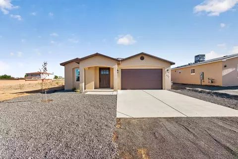 121 9th Ave NW, Rio Rancho, NM 87124