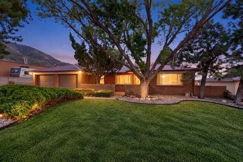 13008 Glenwood Hills Ct NE, Albuquerque, NM 87111