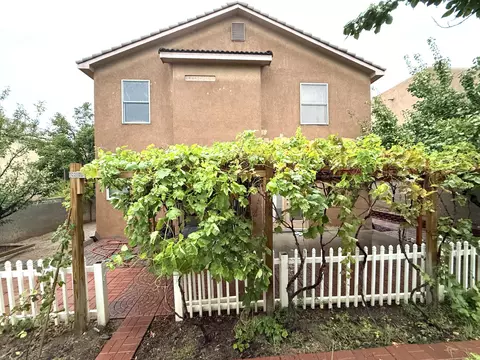 9228 Bluewood Ln NE, Albuquerque, NM 87122