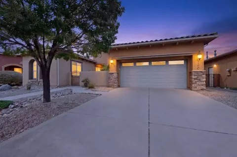 190 Zuni River Cir SW, Los Lunas, NM 87031