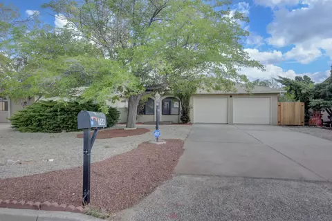 706 Cerro De Ortega Dr SE, Rio Rancho, NM 87124