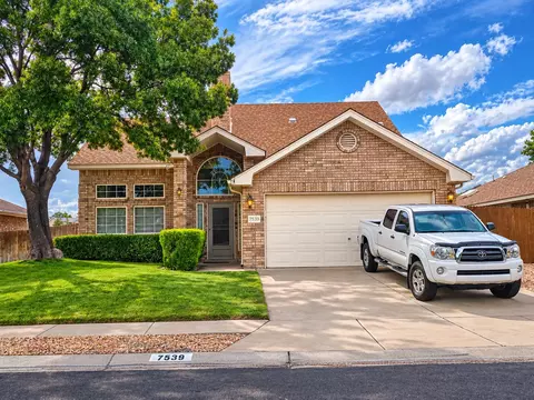 7539 Calyx Dr NW, Albuquerque, NM 87120