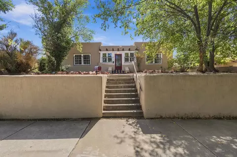 1812 Silver Ave SE, Albuquerque, NM 87106
